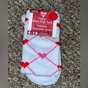 Seasonal NWT Ladies Knee-High Sock - White with Red and Pink Hearts